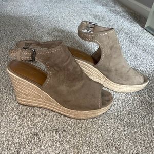 Tan Wedges